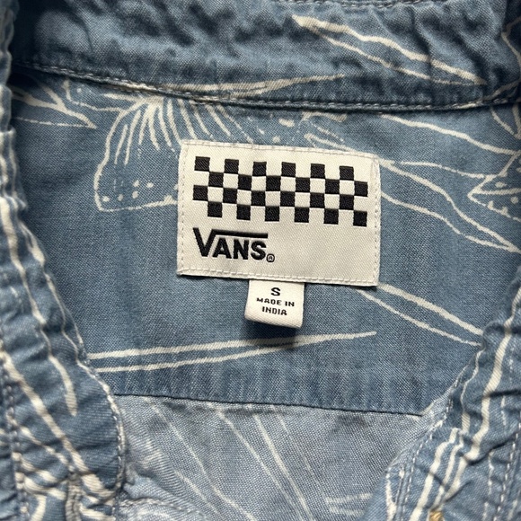 Vans Light Blue Leaf Print Rolled Cap Sleeve Button Down Top - Picture 9 of 12